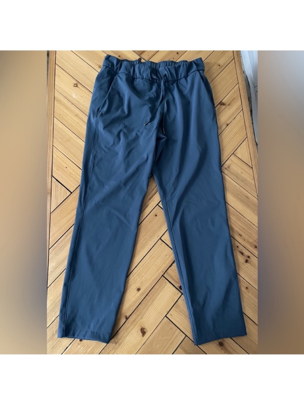 Lululemon Stretch High-Rise Pant 7/8 Length Soft Luxtreme
Fabric Size 6 - Picture 4 of 11